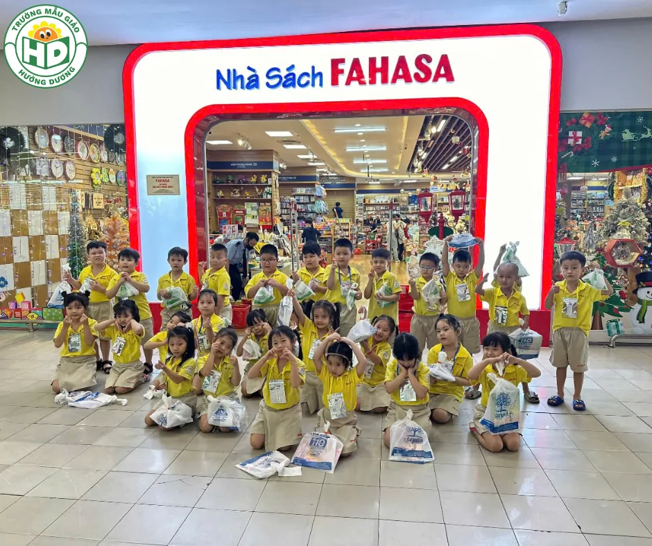 Chuyến Trải Nghiệm Đi Siêu Thị Của Các Bé Khối Chồi Và Lá